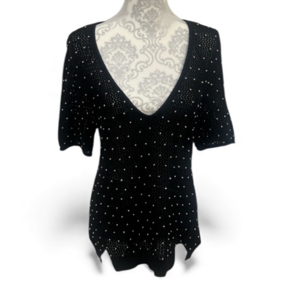 Jennifer Lopez Short Sleeve Deep V-Neck Sweater Black Silver Studs Size L EUC - Picture 1 of 12